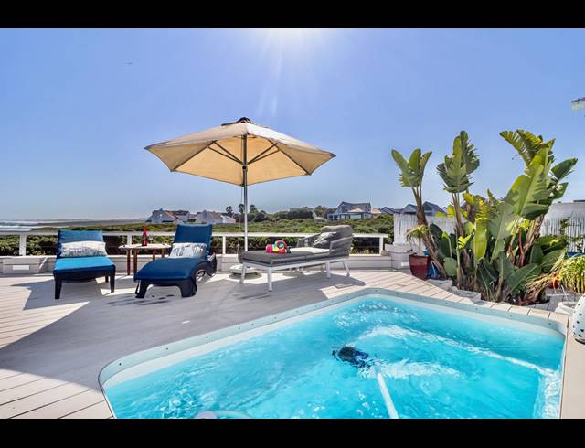 4 BEDROOM HOUSE FOR SALE IN GROTTO BAY